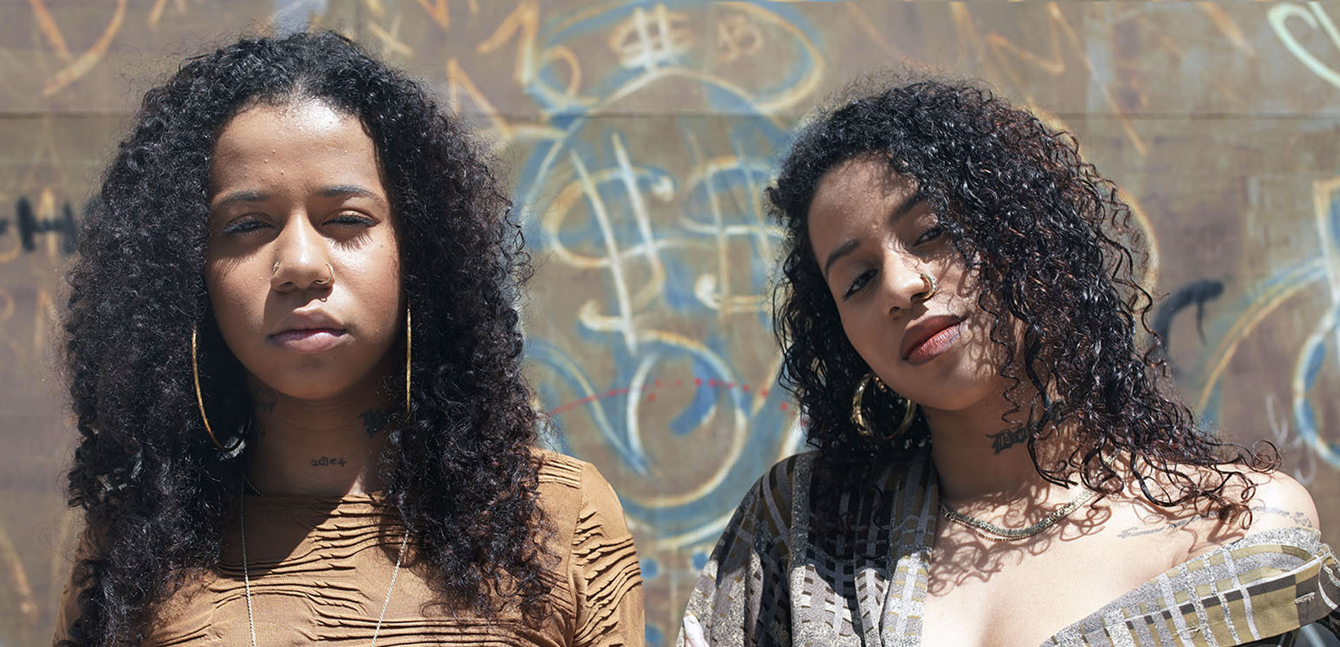 Tasha e Tracie com estilo urbano e atitude